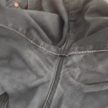 Mavi Pantolon Paçası Deforme Oldu