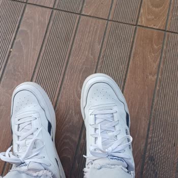 Reebok Ayakkabıda Baloncuk Çıktı