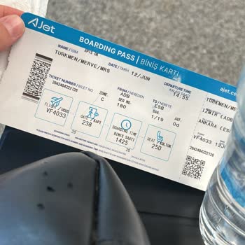 AJet (Anadolu Jet) Üst Üste Uçağın Rötar Yapıp Mağdur Etmesi