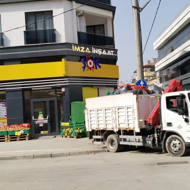Şok Market Ürünleri Çöpe Atıyor