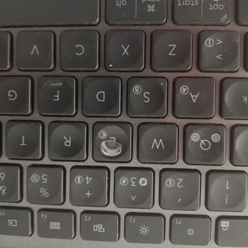 Logitech Mx KEY Klavyemin S Yazısı Silindi. Bataryadan Da Ses Geliyor.