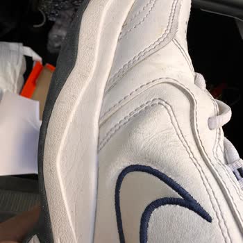 Nike Model Ayakkabıda Gözle Görülür Şekilde Kusur