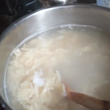 Piyale Makarna Haşlarken Parçalandı