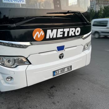 Metro Otobüs Firması Bozuk Yola Çıkamadan Arıza Verdi