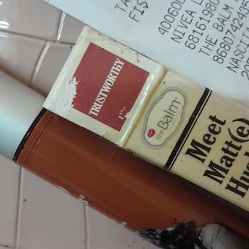 The Balm Renk Paketteki İle Uyuşmuyor