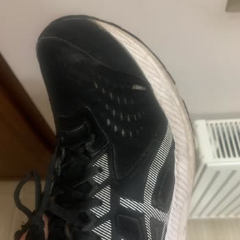 Koray Spor 1 Ay Geçmeden Yırtılan Ayakkabı