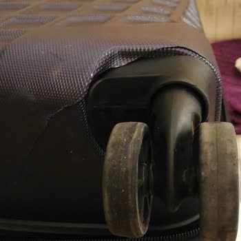 Ajet İle Yolculukta Kırılan Pierre Cardin Valizim İçin Hakkımı Arıyorum!