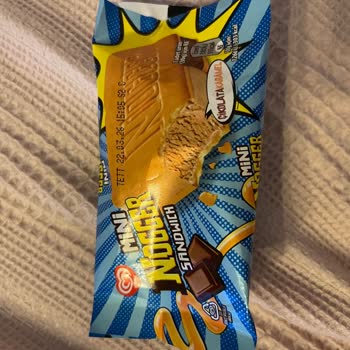 Algida Nogger Bisküvisi Bir Tarafta Yok Diğer Tarafta Ki Bisküvi De Bayat