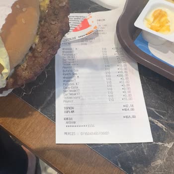 Burger King Büyük Burger Parası Alıp Çaktırmadan Küçük Burger Veriyor!