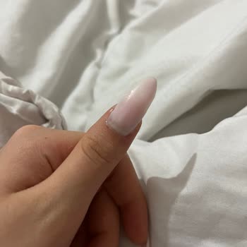 Arzu Yılmaz Güzellik Merkezi Özensiz Protez Tırnak