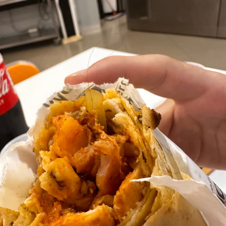 Maydonoz Döner Dönerimden Saç Çıktı