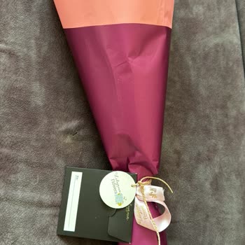 Lilyana Flowers Siparişimden Alakasız Ürün Gönderdi