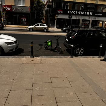 Scooter Martı Bisiklet Park Sorunu