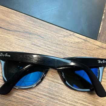 Atasun Optik Rayban Güneş Gözlüğü (kol Kısmında Soyulma)
