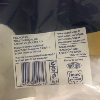 Selpak Tuvalet Kağıdı Ruloların Kenarları Parçalanmış