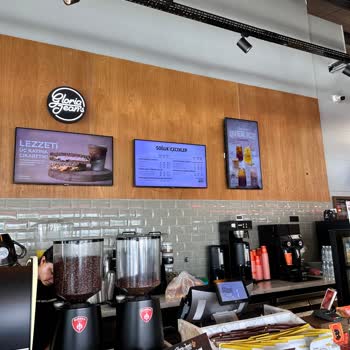 Gloria Jeans'te 1 Alana 1 Bedava Kampanyasında Bilgilendirme Eksikliği Ve Müşteri Mağduriyeti