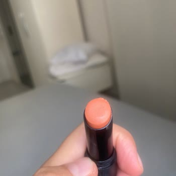Gratis Kullanılmış Rujun Kullanılmamış Gibi Tekrardan Ambalajlanması