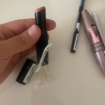 Gratis Kullanılmış Rujun Kullanılmamış Gibi Tekrardan Ambalajlanması