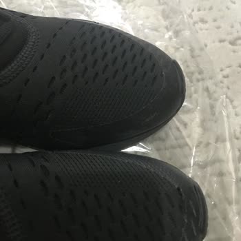 Sneaks Up Mağazası Defolu Nike Ürünleri Satıyor