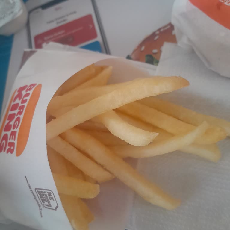 Capacity Burger King Çalışanlarının Rahatsız Edici Tavırları!