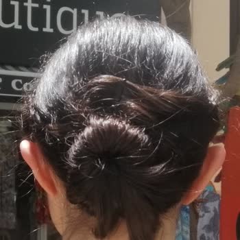 İlyas Kuaför Karşıyaka İzmir. Yapamadığı Saçın Farkında Değil.