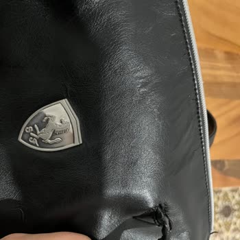 Puma Çanta Deri Döküntüsü