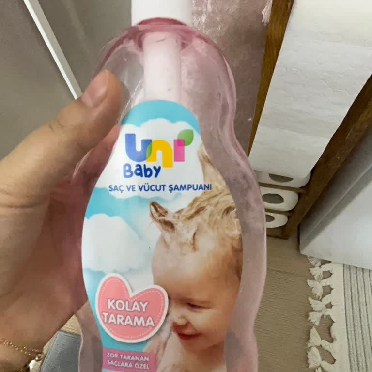 Uni Baby Şampuan Göz Yakıyor