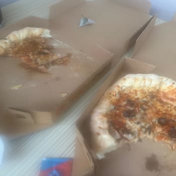 Domino's Pizza Pizza Hamur Gibiydi