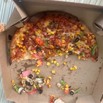 Domino's Pizza Pizza Hamur Gibiydi