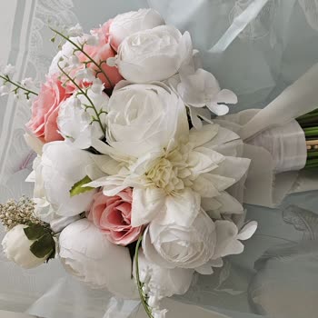 Cicekli.hikayeler (Instagram) Cicekli. Hikayeler Instagram Hesabının Gerçeği Yansıtmaması