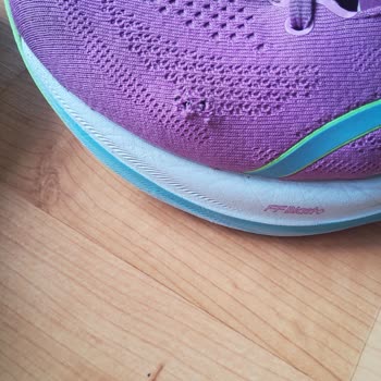 Asics GEL-NİMBUS 26 İki Ayda Patladı. Yazıklar Olsun