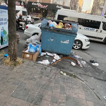 Bağcılar Belediyesi'nde Çöp Sorunu Ve Koku Şikayeti