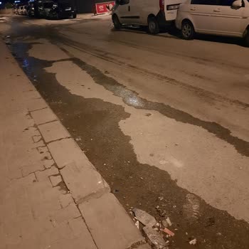 Yenimahalle Belediyesi Temizlik Ekibi İsini Yapmıyor