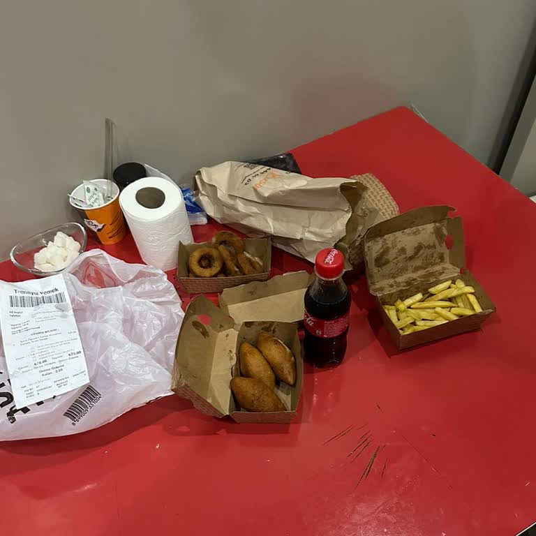 Köfteci Yusuf Sipariş Verilen 3 Yemek Menüsünden Sadece 1 Adet Geldi