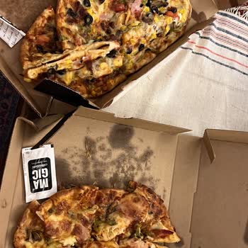 Magic Akademi Pizza Magic Akademi Pendik Pizzadan Saç Kılı Çıktı