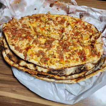 Migros Yemek Çok Kötü Migros'a Bağlı Çalışan Urfalı Lahmacun-Şişli