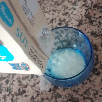 A101 Kesik Süt Ve Kimsenin İlgilenmemesi
