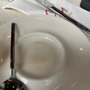 Cafem Cafe Çürük Marullu Salata Ve Saç Kılı!