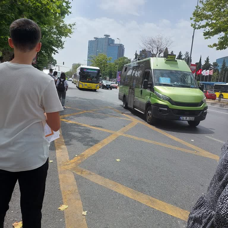 İBB - İstanbul Büyükşehir Belediyesi Sefer Saatlerinin Yanlışlığı