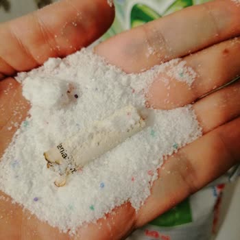 Ariel Toz Deterjan Da İzmarit Çıktı!