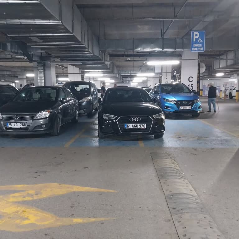 Forum Trabzon AVM Kapalı Otoparktaki Engelli Park Yerleri