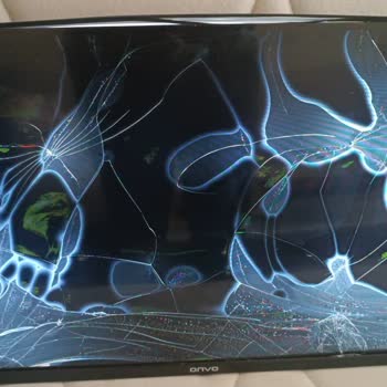 Sürat Kargo Kırılabilir Yazılıp Haritaya Çevrilen Televizyon