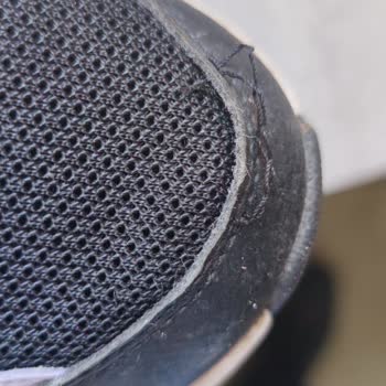 Deichmann In Kabul Etmediği Üretim Hatası