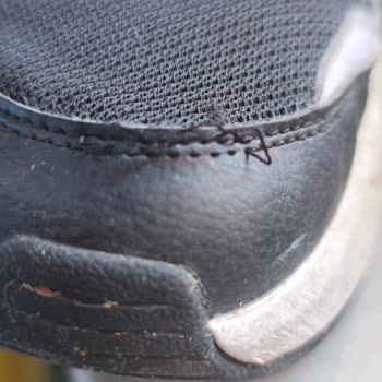 Deichmann In Kabul Etmediği Üretim Hatası