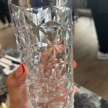 Uzay Pastanesi Şikayeti Kirli Bar