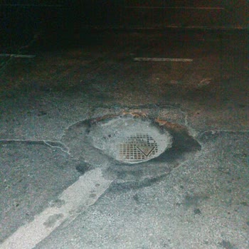 Karayolları Hadımköy Gişeler Önü Çukur