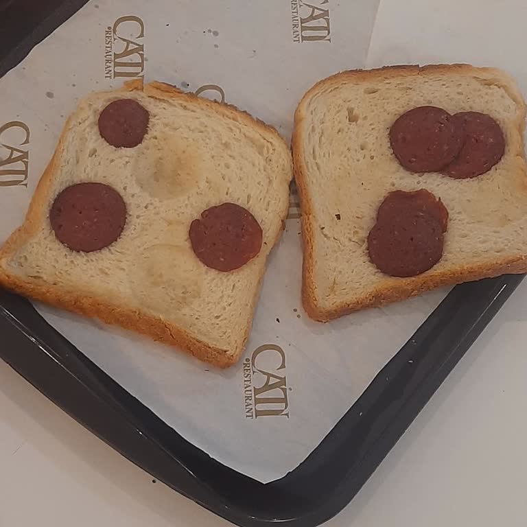 Kolaylı Dinlenme Tesisleri Kolaylı Tesislerinde Tost Yerine Ekmek Yediriyorlar