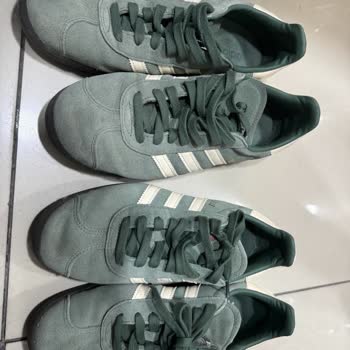 Adidas İki Çift Ayakkabı 45 Günde Nasıl Dağılır