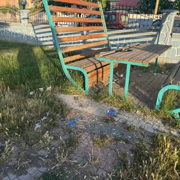 Tuşba Belediyesi Çalışmıyor Parklar Bakımsız Ve Sahipsiz