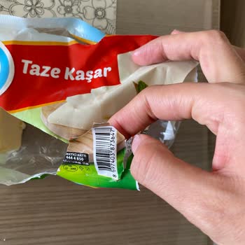 Ekici Kaşar Peynirden Böcek Çıktı!